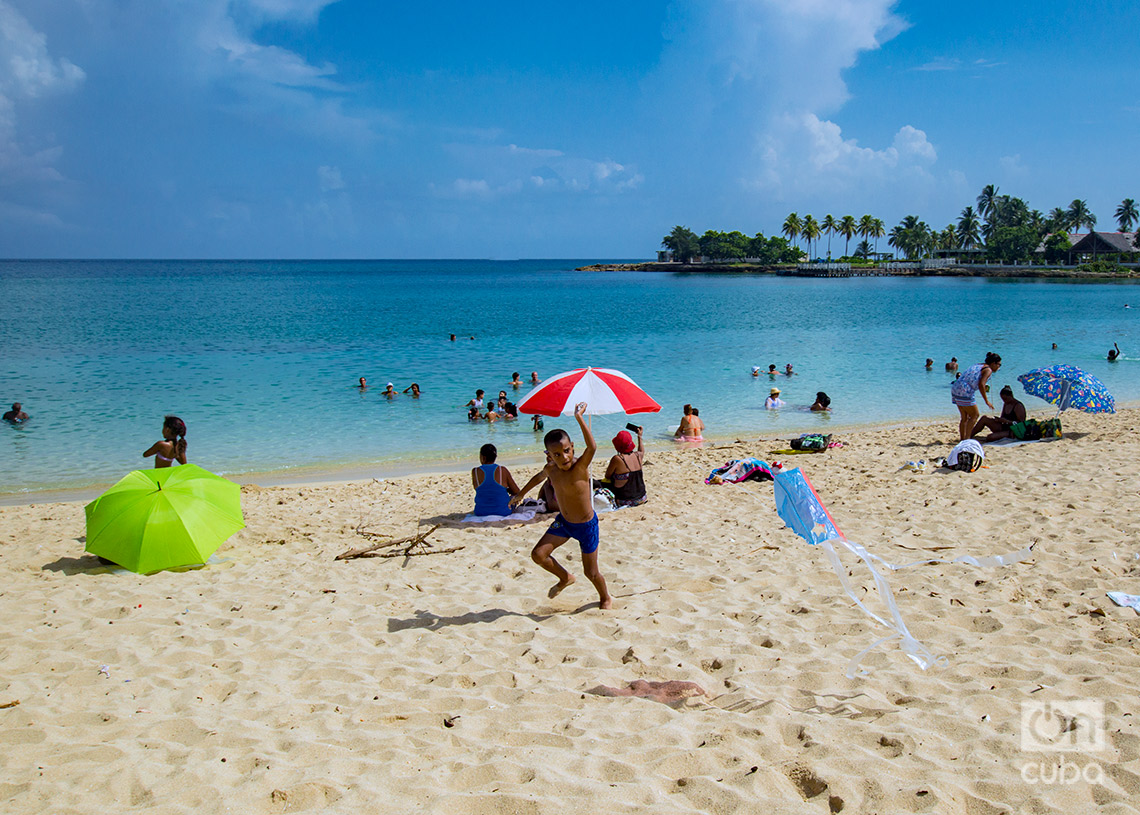 Playa de Bacuranao, al este de La Habana. Foto: Otmaro Rodríguez.