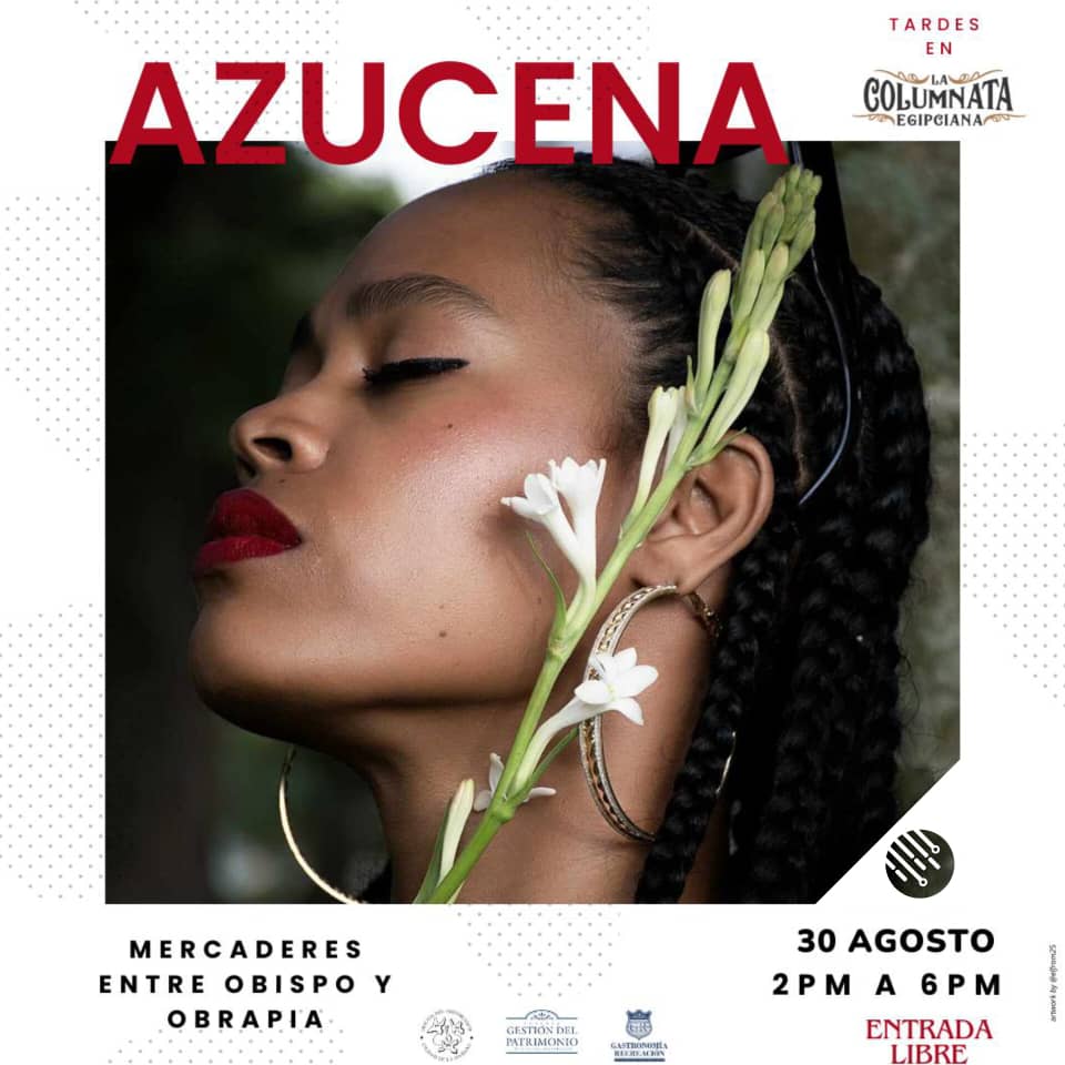 azucena en la columnata